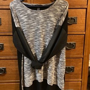 🍁 Style&Co long sleeve faux/vegan leather knit tunic